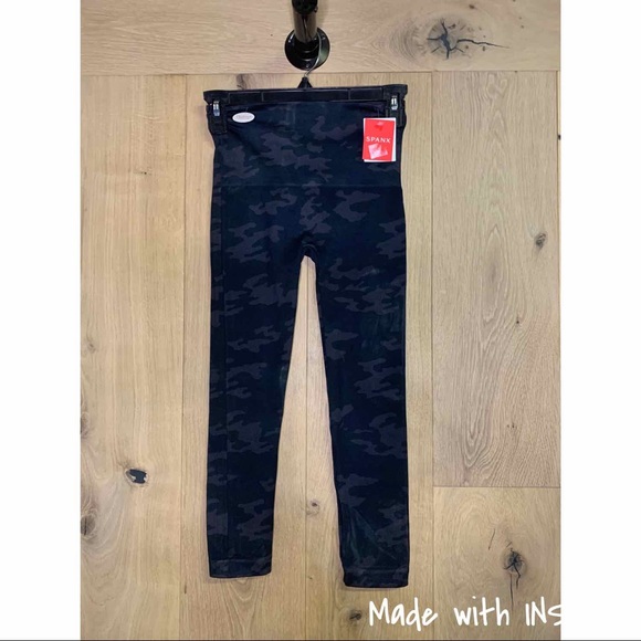 SPANX LOOK AT ME NOW CROPPED LEGGINGS - Picture 2 of 5